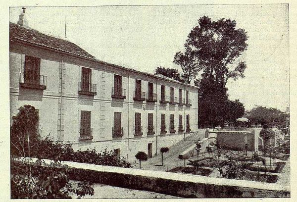 TRA-1927-243-Casona de un cigarral