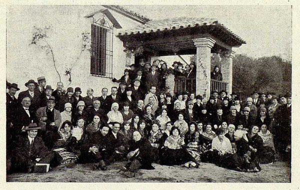 TRA-1928-256-Inauguración de la Hospedería del Artista, excursión al cigarral de Camarasa-Foto Rodríguez