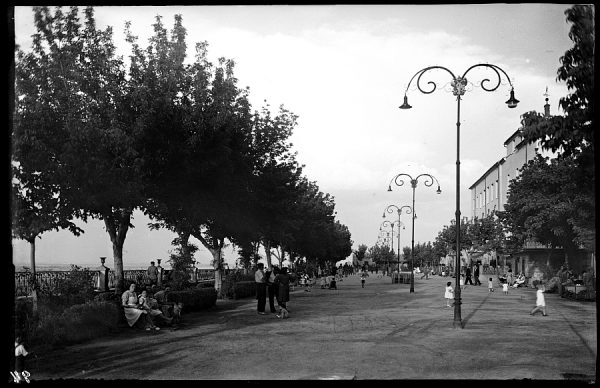 01 - 1958-06-00 - 094 - Toledo - Paseo del Miradero