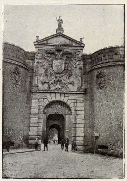 018_TRA-1926-228-Puerta de Visagra-Foto Rodríguez