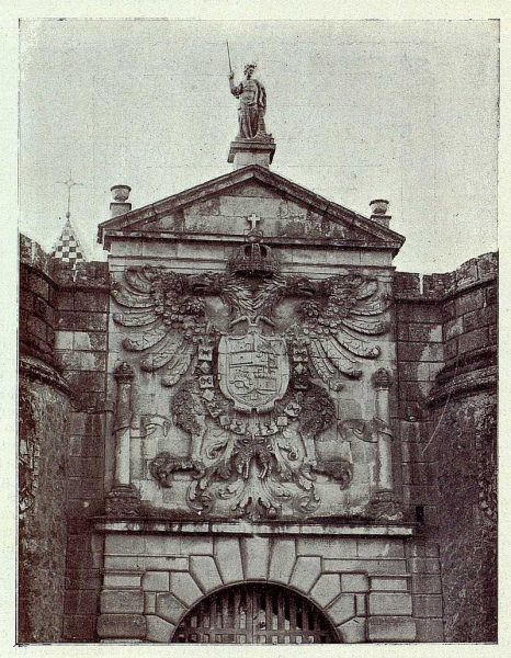 027_TRA-1927-241-Puerta de Bisagra, escudo