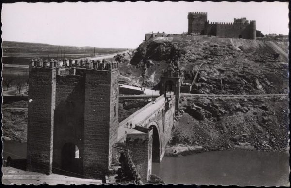 03 - 1952-11-00 - 009 - Toledo - Puente de Alcántara y castillo de San Servando