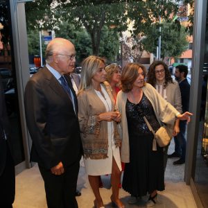 a alcaldesa destaca la trayectoria empresarial del obrador Santo Tomé y la vanguardia de su nuevo espacio gastronómico en Toledo