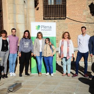 a alcaldesa recibe a los miembros del programa ‘Juntos somos capaces’ para integrar laboralmente a personas con discapacidad