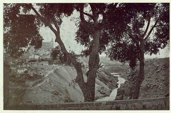 056_TRA-1923-193-Ermita de la Virgen del Valle, vista desde los almacigos-Foto Rodríguez