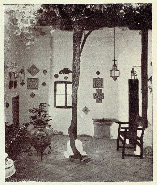 067_TRA-1926-228-Casa de Angel Vegue Goldoni, patio clásico-Foto Rodríguez