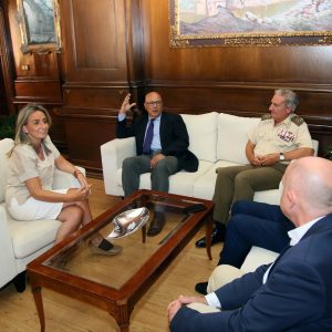 eunión de la alcaldesa de Toledo con el Secretario de Estado de Defensa, Ángel Olivares