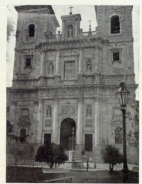 087_TRA-1923-191-Fachada de la iglesia de San Ildefonso