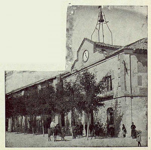 1019_TRA-1922-187-Fachada principal del Ayuntamiento de Torrijos-Foto Vegue