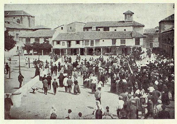 1022_TRA-1922-187-Plaza en Torrijos-Foto Vegue