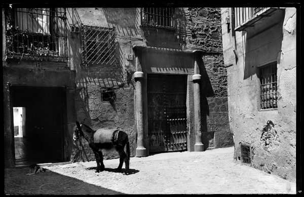 11 - 1958-06-00 - 007 - Toledo - Rincón típico [Casa de las Cadenas]