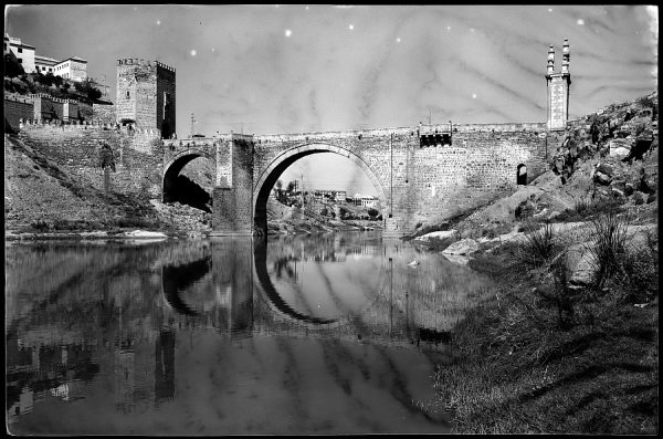 12 - 1961-04-00 - 097 - Toledo - Puente de Alcántara sobre el Tajo