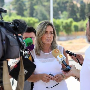 ilagros Tolón reitera el compromiso del Gobierno con el nuevo cuartel de la Guardia Civil y con la preservación de la Vega Baja