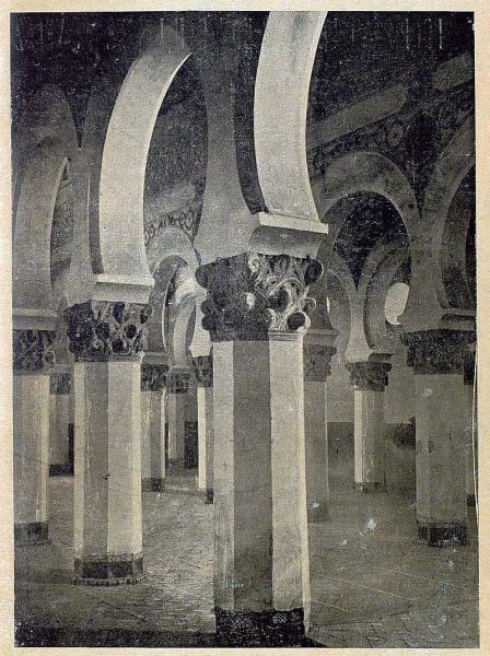 147_TRA-1920-146-Interior de Santa María la Blanca-Foto González Nieto