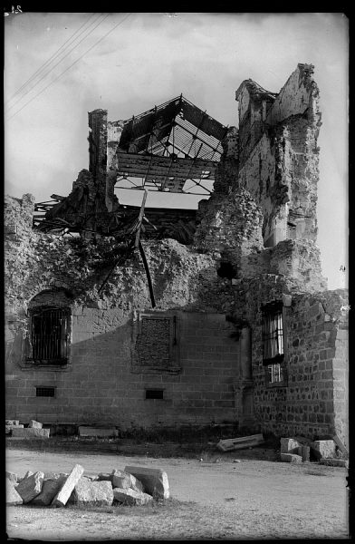 15 - 1947-07-00 - 021 - Toledo - Ruinas del Alcázar