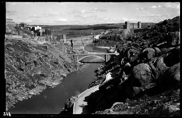 15 - 1952-11-00 - 112 - Toledo - Río Tajo