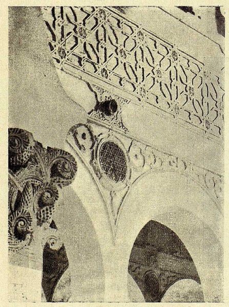 151_TRA-1928-262-Sinagoga de Santa María la Blanca, detalle de la parte alta-Foto Román