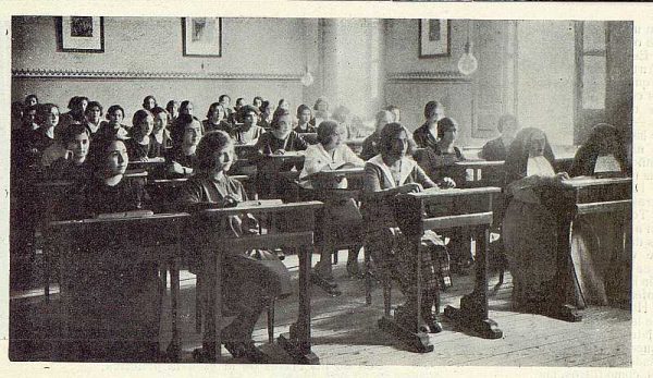 157_TRA-1923-194-Escuela Normal de Maestras, salón de estudio-Foto Rodríguez