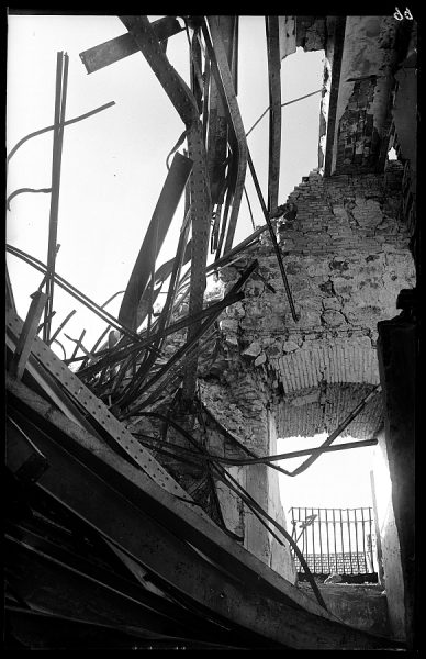 16 - 1947-07-00 - 099 - Toledo - Ruinas del Alcázar