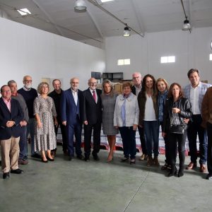 a alcaldesa destaca la labor que desarrolla el Banco de Alimentos en una visita a su sede cedida por el Ayuntamiento