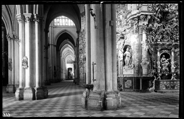 20 - 136 - Toledo - Catedral. Nave de la Epístola y Transparente