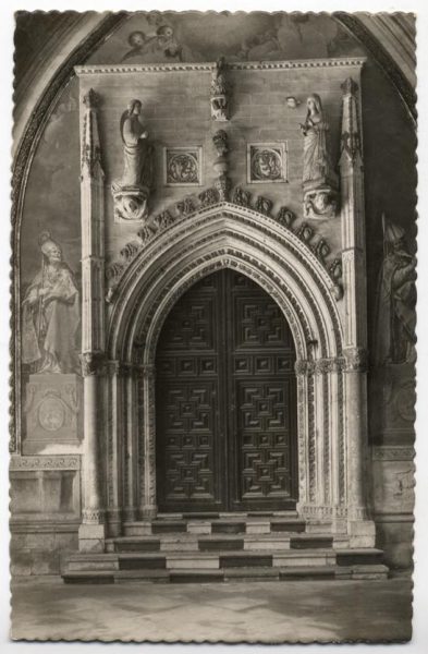 23 - 127 - Toledo - Catedral. Claustro. Puerta de la capilla de San Blas