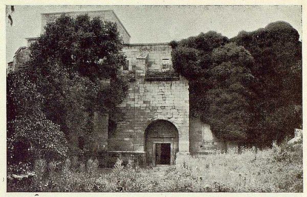 339_TRA-1925-222-Palacio de Guisando, exterior de las ruinas de la iglesia-Foto Rodríguez