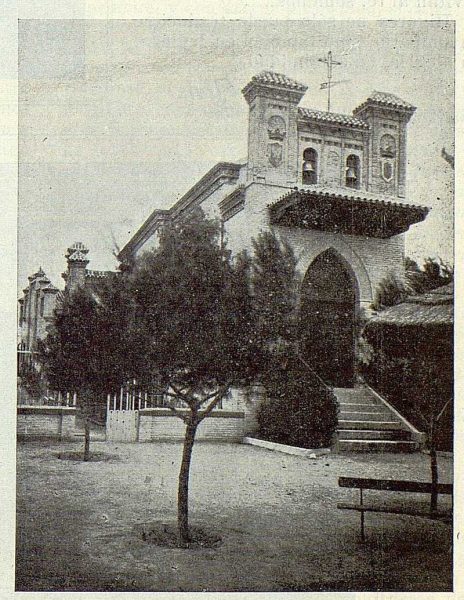 345_TRA-1924-203-Palacio de Higares de los Duques de la Vega, entrada a la capilla-Foto Rodríguez