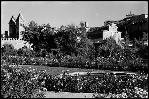 36 - 1961-04-00 - Toledo - Rosaleda del paseo de Merchán