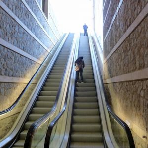 os tramos de bajada de las escaleras mecánicas del Miradero permanecerán cerrados cinco días por la reparación del montaje