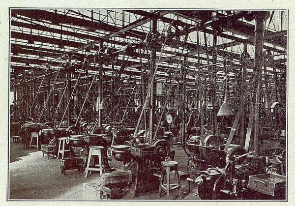 TRA-1918-096-Fábrica de Armas, taller de cartuchería
