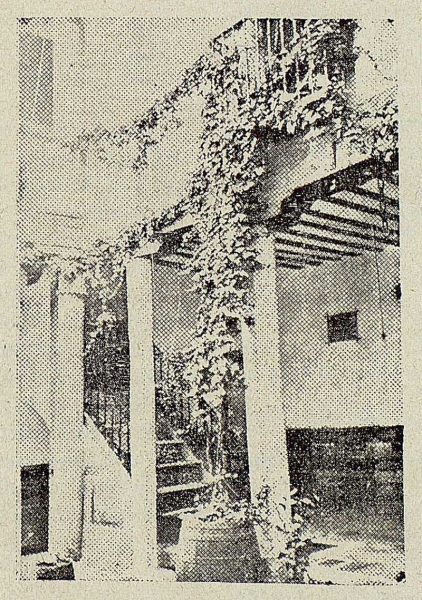 TRA-1920-140-Patio de la Casa de Becquer