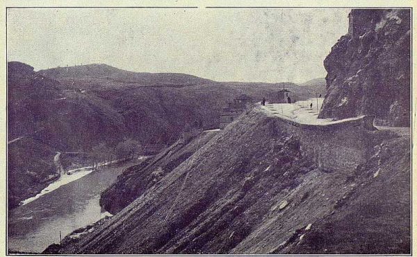 TRA-1924-209-Ronda, por delante del antiguo matadero-Foto Rodríguez