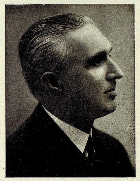 TRA-1927-240-Carlos Caamaño, empresario