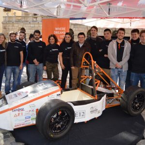 a plaza del Ayuntamiento se ha convertido este sábado en escenario del segundo aniversario de Ciencia a la Carta
