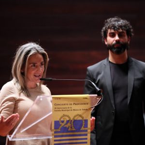 a alcaldesa felicita a la Escuela Municipal de Música por su XX Aniversario que pronto contará con enseñanzas escénicas 