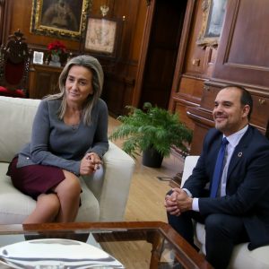 ilagros Tolón destaca en la visita del presidente de las Cortes la colaboración institucional como herramienta esencial para la igualdad