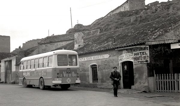 151-AKE_120_Carretera de Piedrabuena junto al puente de San Martín