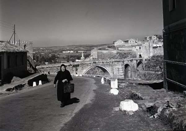 26-AKE_178_Vista del puente de Alcántara desde la Carretera de Piedrabuena