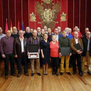 a alcaldesa expresa públicamente su reconocimiento a los funcionarios municipales jubilados o fallecidos a lo largo de 2019