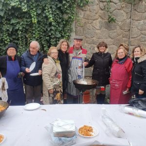l Centro de Mayores del Casco Histórico celebra sus tradicionales migas navideñas y recibe la visita del Gobierno municipal