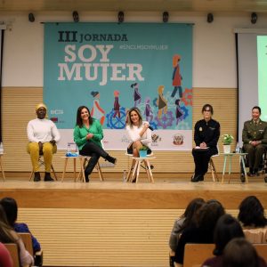 a alcaldesa reivindica el movimiento feminista como una forma de vida y de convivencia a favor de una sociedad justa, libre e igualitaria