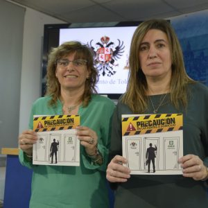 a OMIC del Ayuntamiento edita un folleto y organiza charlas para prevenir a los mayores en las estafas a domicilio