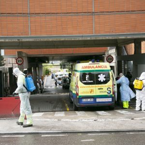 l Ayuntamiento comienza la desinfección de la vía pública en centros sanitarios, farmacias, supermercados y colegios