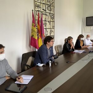 a alcaldesa y las entidades sociales dan los primeros pasos para poner en marcha el Pacto de la Inclusión Social de Toledo