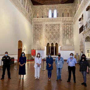 a alcaldesa destaca la contribución de los museos a la dinamización cultural y turística de la ciudad durante su visita al Museo Sefardí
