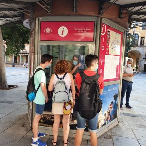 l Ayuntamiento mejora y amplía la atención turística y cultural con la apertura del quiosco de la Plaza de Zocodover