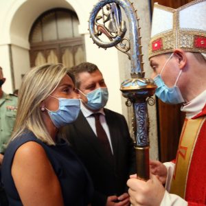 a alcaldesa asiste a la ordenación episcopal de Luis Miguel Muñoz, presidida por el secretario de Estado del Vaticano