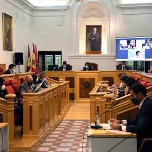 l Ayuntamiento aprueba un Plan de Lectura con los libreros que incluye un bono-libro para los escolares de 8 años