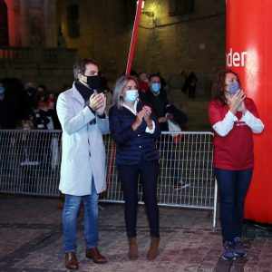 a alcaldesa respalda la 13ª edición de la Nocturna de Toledo que este año ha contado con la participación simbólica de Abel Antón